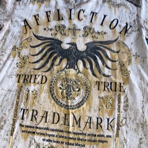 Men’s affliction size large T-shirt